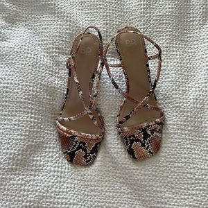 CUTE STRAPPY SNAKE SKIN HEELS